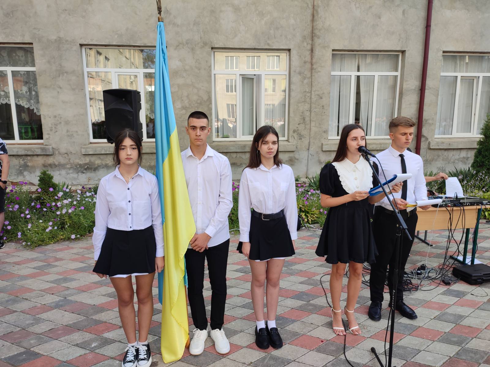 У Новоселицькому ліцеї №1 відбулося свято Першого дзвоника! 1а