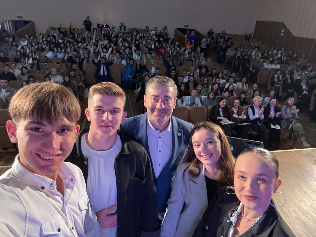 Шкільні омбудсмани – нова ґенерація лідерів учнівського самоврядування изображение_viber_2024-11-29_10-03-48-448