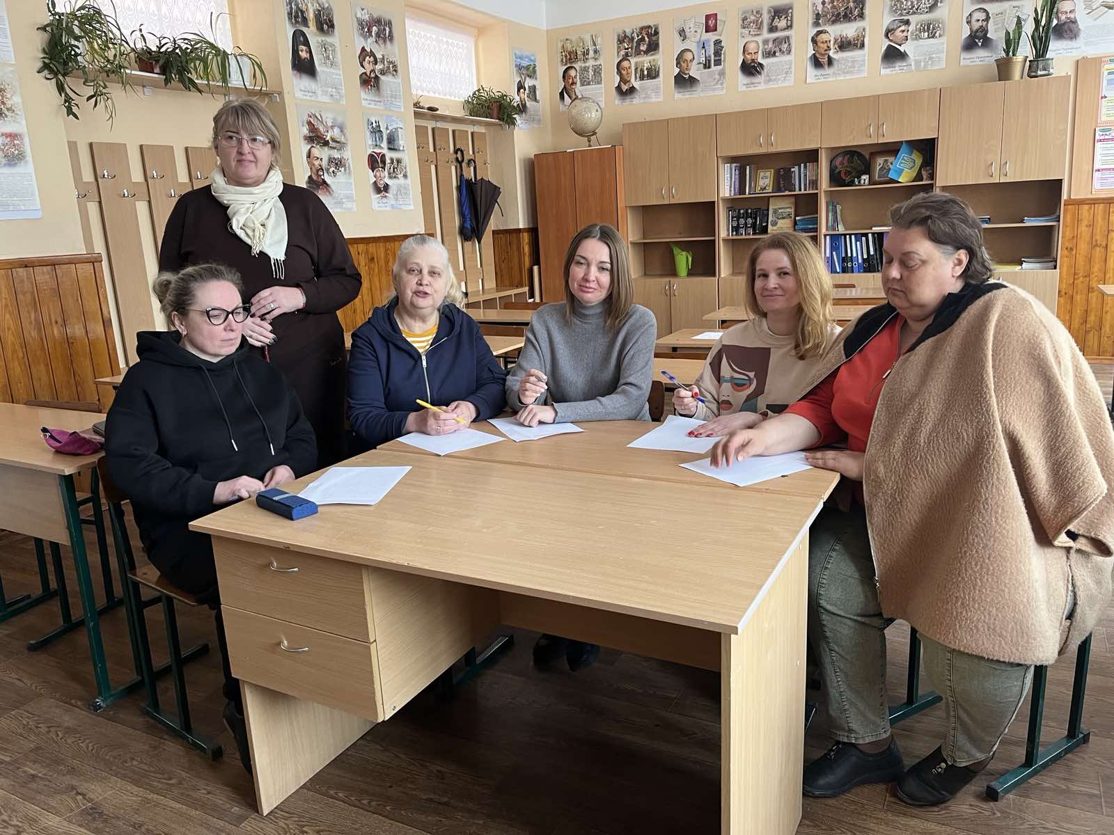 Засідання професійної спільноти вчителів суспільно-гуманітарного циклу 0-02-05-991cd4b4b8c49486715de575c80fb98861bf1584d6949f6999a55f1cbebaa62e_6c5180b2137e029c